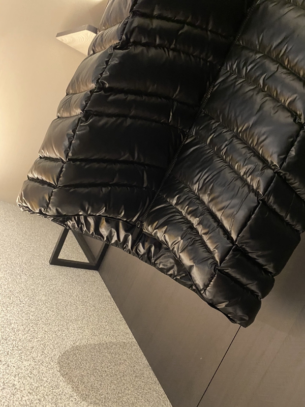 ハイクオリティダウンジャケット素材ディテール